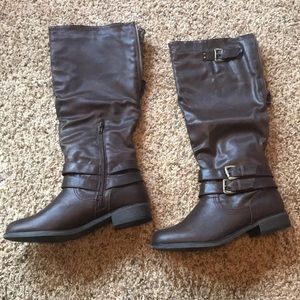 XOXO Maleah Size 10 Wide Calf Boots